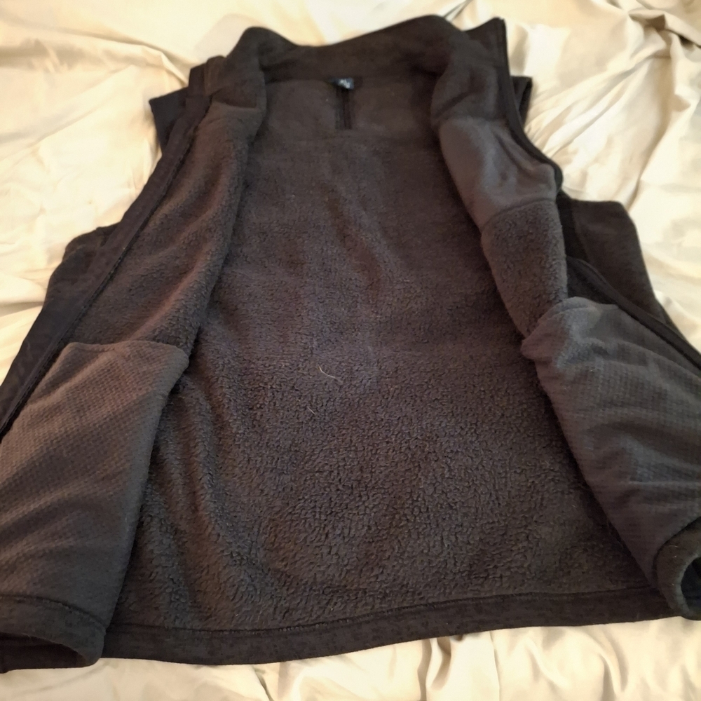 George Men's Black And Gray Fleece Sleeveless Sweater Vest
